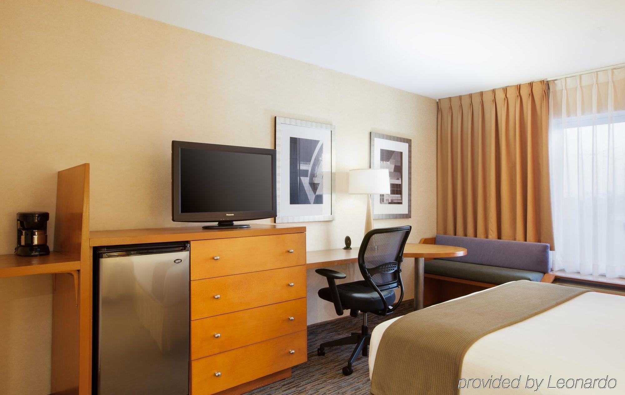 Holiday Inn Express West Los Angeles By Ihg Exterior foto