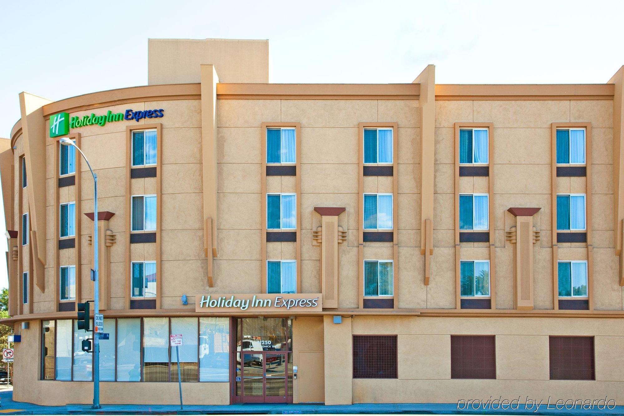 Holiday Inn Express West Los Angeles By Ihg Exterior foto