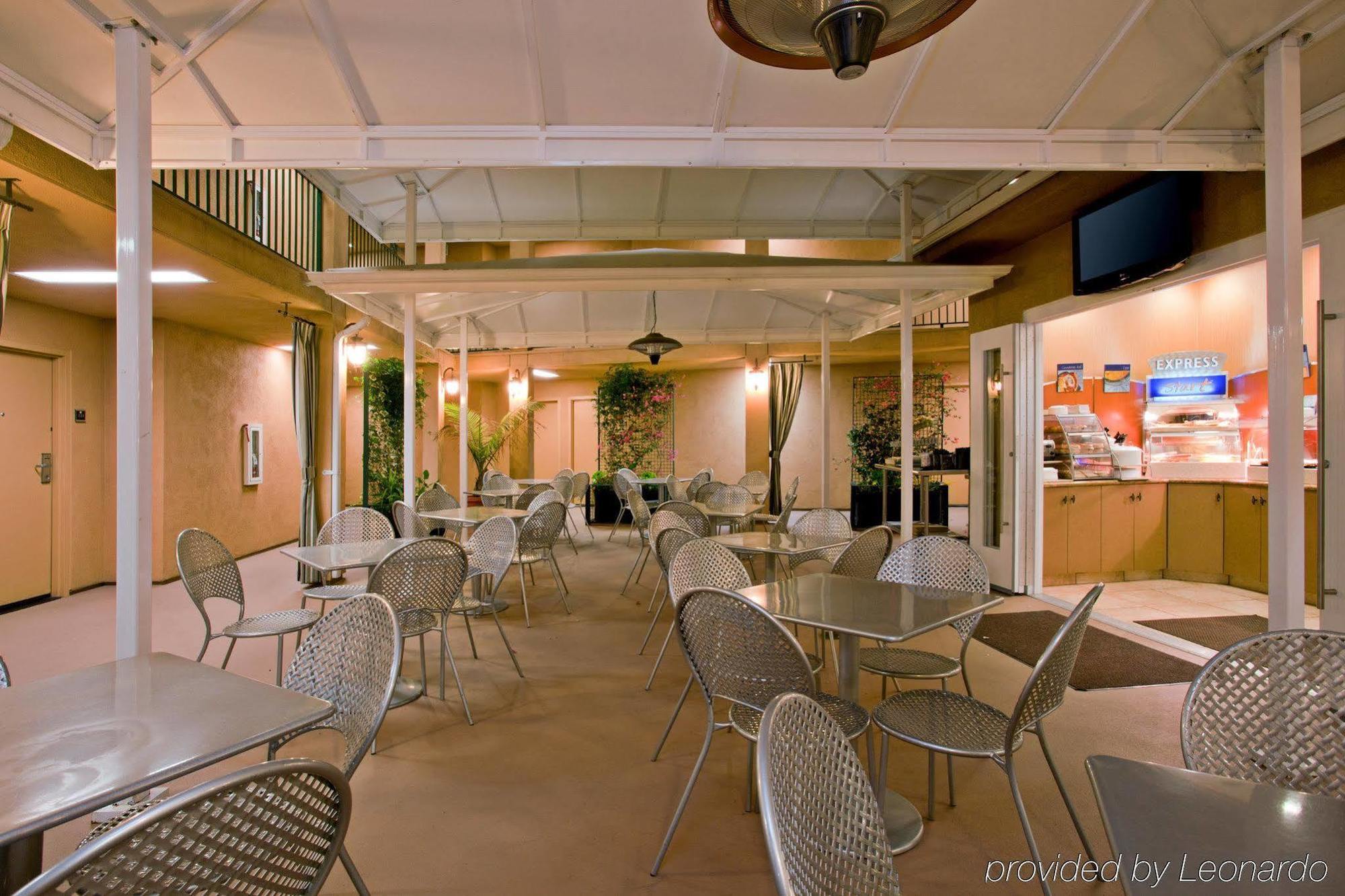 Holiday Inn Express West Los Angeles By Ihg Exterior foto