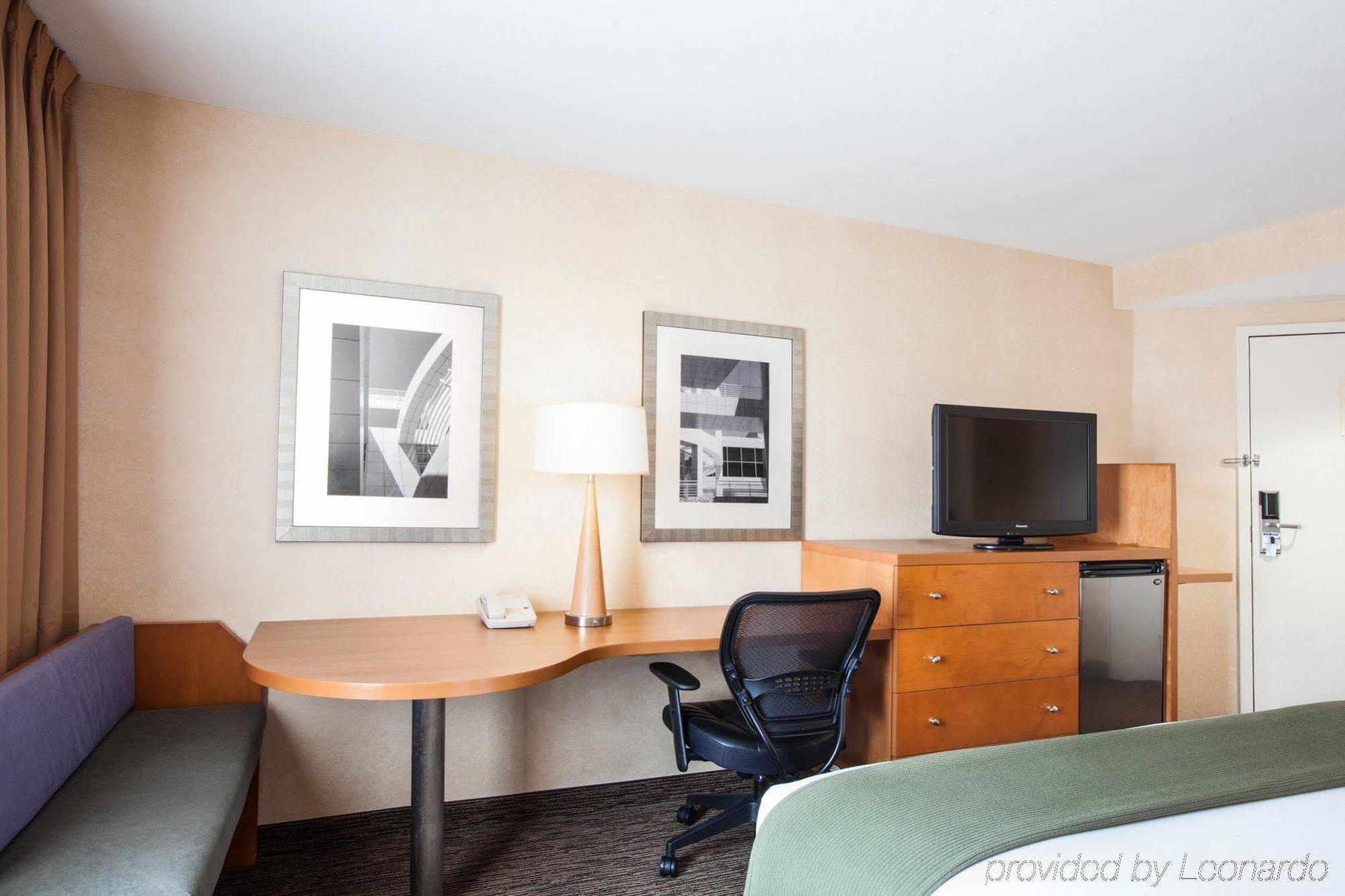 Holiday Inn Express West Los Angeles By Ihg Exterior foto