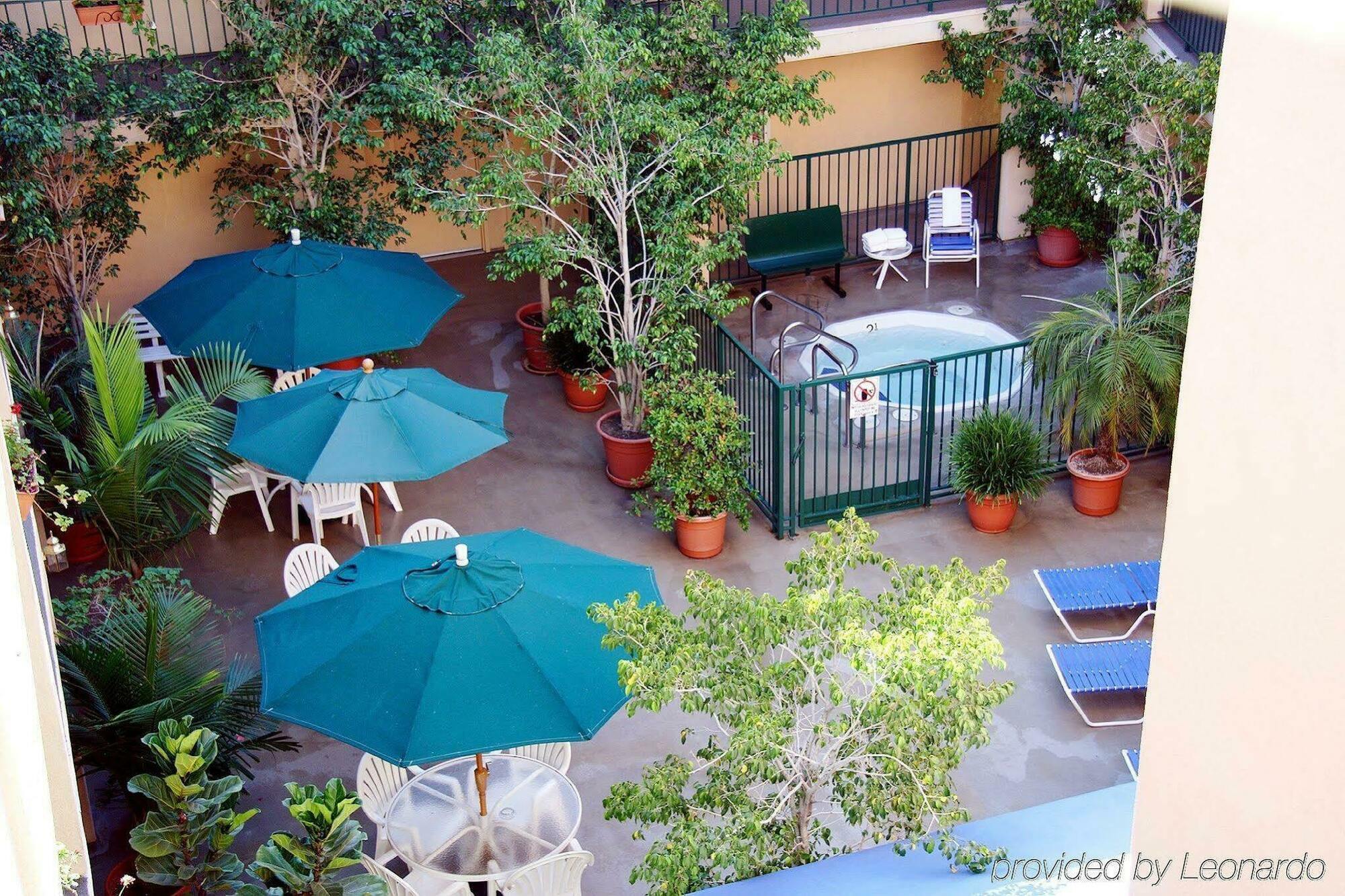 Holiday Inn Express West Los Angeles By Ihg Exterior foto